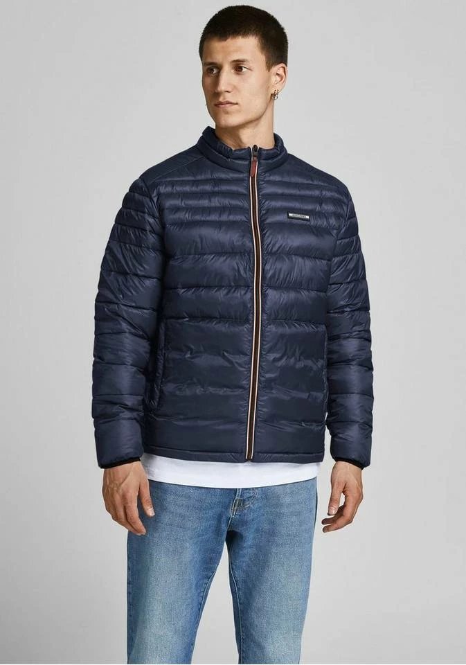 Coupon 🧨 Jack & Jones Steppjacke »ACE PUFFER COLLAR« Lila, Rot, Navy-rot, Olivgrün ✨ 6 Coupon 🧨 Jack & Jones Steppjacke »ACE PUFFER COLLAR« Lila, Rot, Navy-rot, Olivgrün ✨ – Bild 6