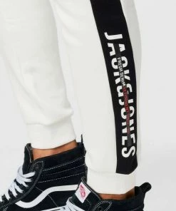 Angebote 🎁 Jack & Jones Sweathose »WILL« (1-tlg) 🎁 -Offizieller Jones-Shop 114b002e d6c0 5419 9e0e 0481307ee211