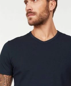 Coupon 🔥 Jack & Jones T-Shirt »SLIM- FIT BASIC TEE V-NECK« mit V-Ausschnitt White, Light Grey Melange, Black, Navy Blazer 🥰 -Offizieller Jones-Shop 22929338