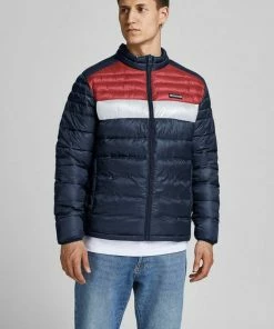 Coupon 🧨 Jack & Jones Steppjacke »ACE PUFFER COLLAR« Lila, Rot, Navy-rot, Olivgrün ✨ 20 Coupon 🧨 Jack & Jones Steppjacke »ACE PUFFER COLLAR« Lila, Rot, Navy-rot, Olivgrün ✨ -Offizieller Jones-Shop 706e1ed0 6974 5721 98d3 9da83b294d51