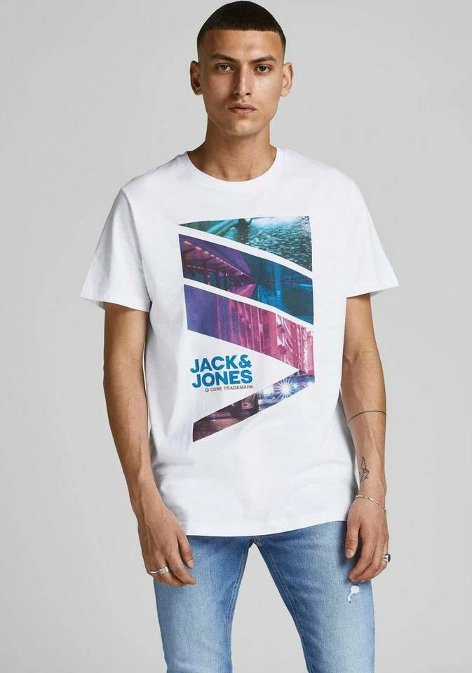 Angebote 🧨 Jack & Jones T-Shirt »URBAN-CITY TEE SS CREW NECK« Weiß, Bordeaux, Marine, Schwarz 🎁 8 Angebote 🧨 Jack & Jones T-Shirt »URBAN-CITY TEE SS CREW NECK« Weiß, Bordeaux, Marine, Schwarz 🎁 – Bild 8