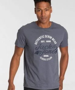 Beste Bewertungen von ⭐ Jack & Jones T-Shirt »BRAT TEE« mit Logoprint Schwarz, Beige, Graublau, Navy 🛒 -Offizieller Jones-Shop aab2c690 693d 5db7 ab58 6f85cc4a1d58