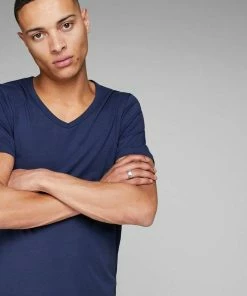 Coupon 🔥 Jack & Jones T-Shirt »SLIM- FIT BASIC TEE V-NECK« mit V-Ausschnitt White, Light Grey Melange, Black, Navy Blazer 🥰 -Offizieller Jones-Shop b59535a4 c9ae 5bb7 83fe 67be0f157503